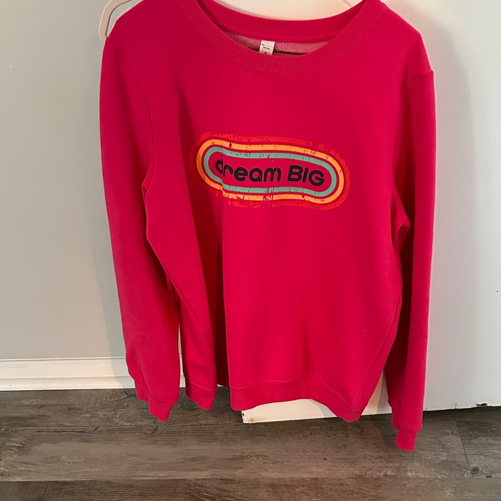 Dream Big Women's hot pink Crew Neck Sweater
No stains 
No smoking home !